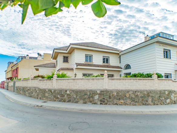 Casa-Chalet Almería - 1221384-02