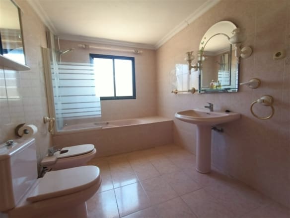 Casa-Chalet Reinoso - 1232687-06
