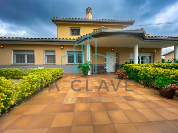 Casa-Chalet Bigues - 1233155-01