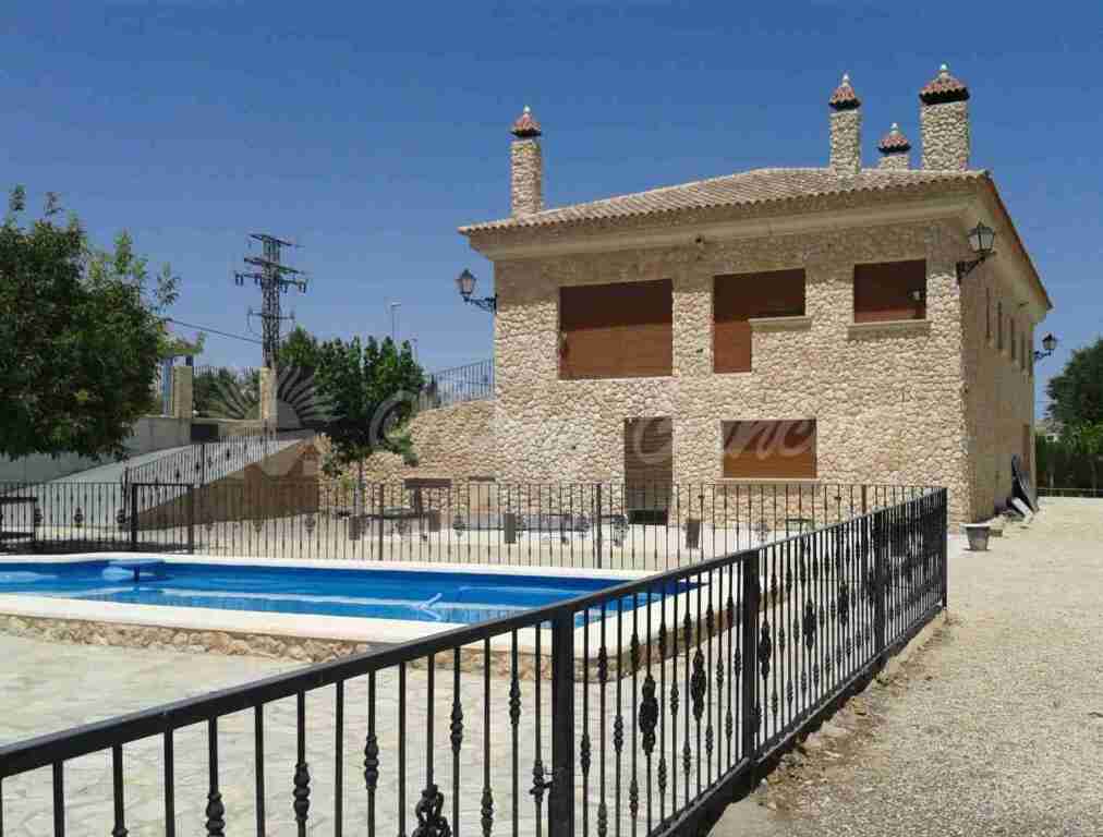 Alquiler Casa-Chalet Villena 03400