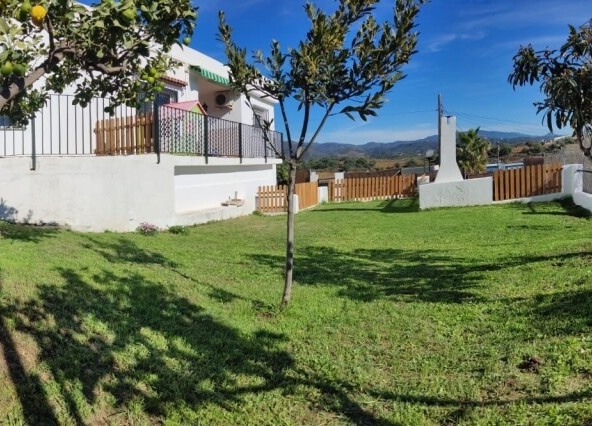 Casa-Chalet Estepona - 1053498-01