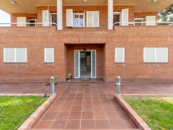Casa-Chalet Barcelona - 1208225-01