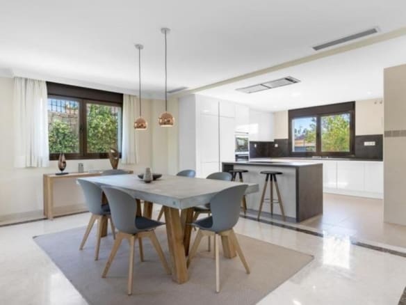 Casa-Chalet Estepona - 1226642-02