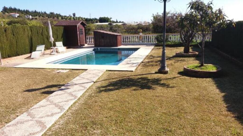 Casa-Chalet Estepona - 1226660-02