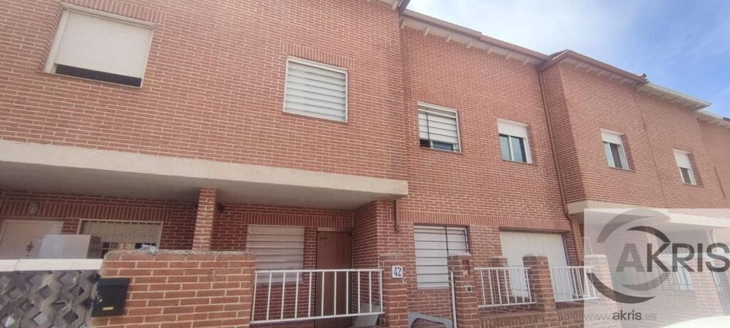 Casa-Chalet Chozas De Canales - 1232196-02