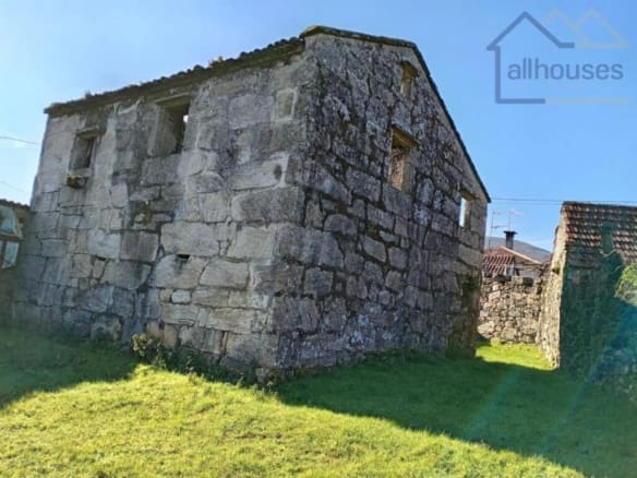 Casa de pueblo Neves