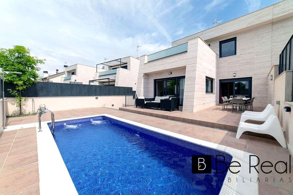 Casa-Chalet Villanueva De La Cañada - 1233131-01