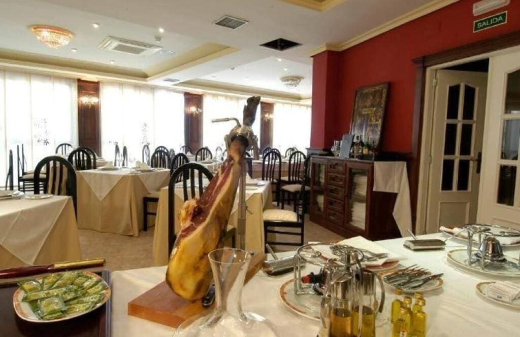 Hotel Montanchez - 1231828-05