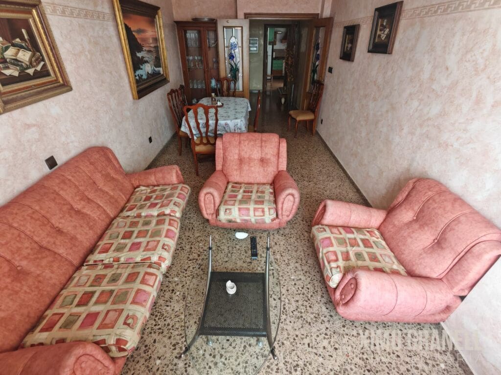 La - 1234147-01