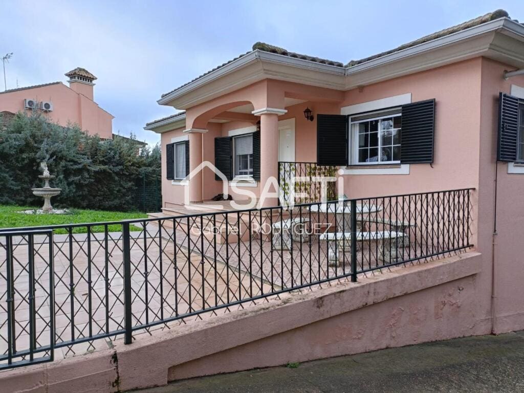 Casa-Chalet Badajoz - 1210465-02