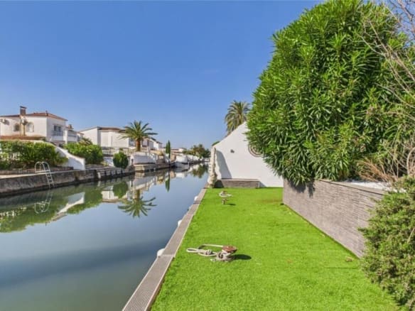 Casa-Chalet Empuriabrava - 1230150-03